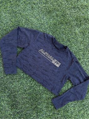 Alphalete Navy Camo Cropped Long Sleeve Top with White Logo